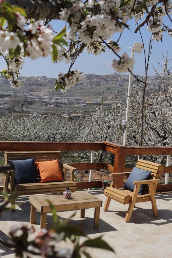 Oriental Nature Majdal Shams Buitenkant foto